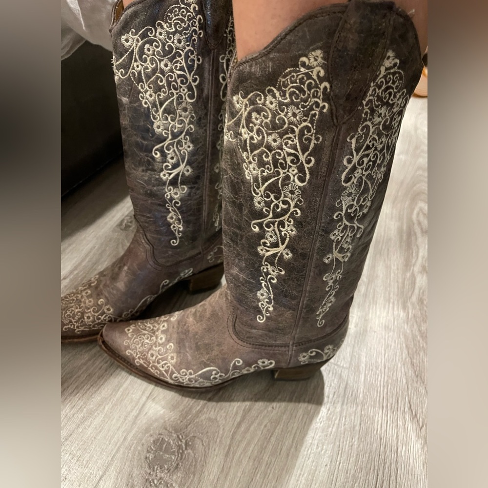Corral cowgirl boots